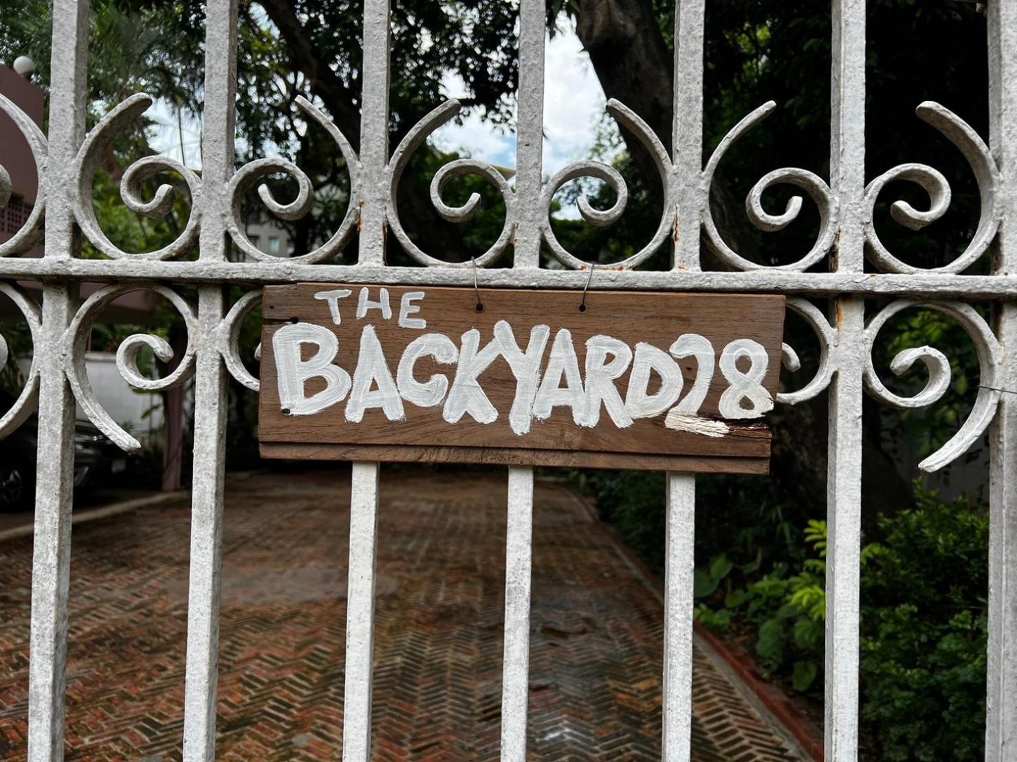 The Backyard 28 Villa Bangkok Exterior photo