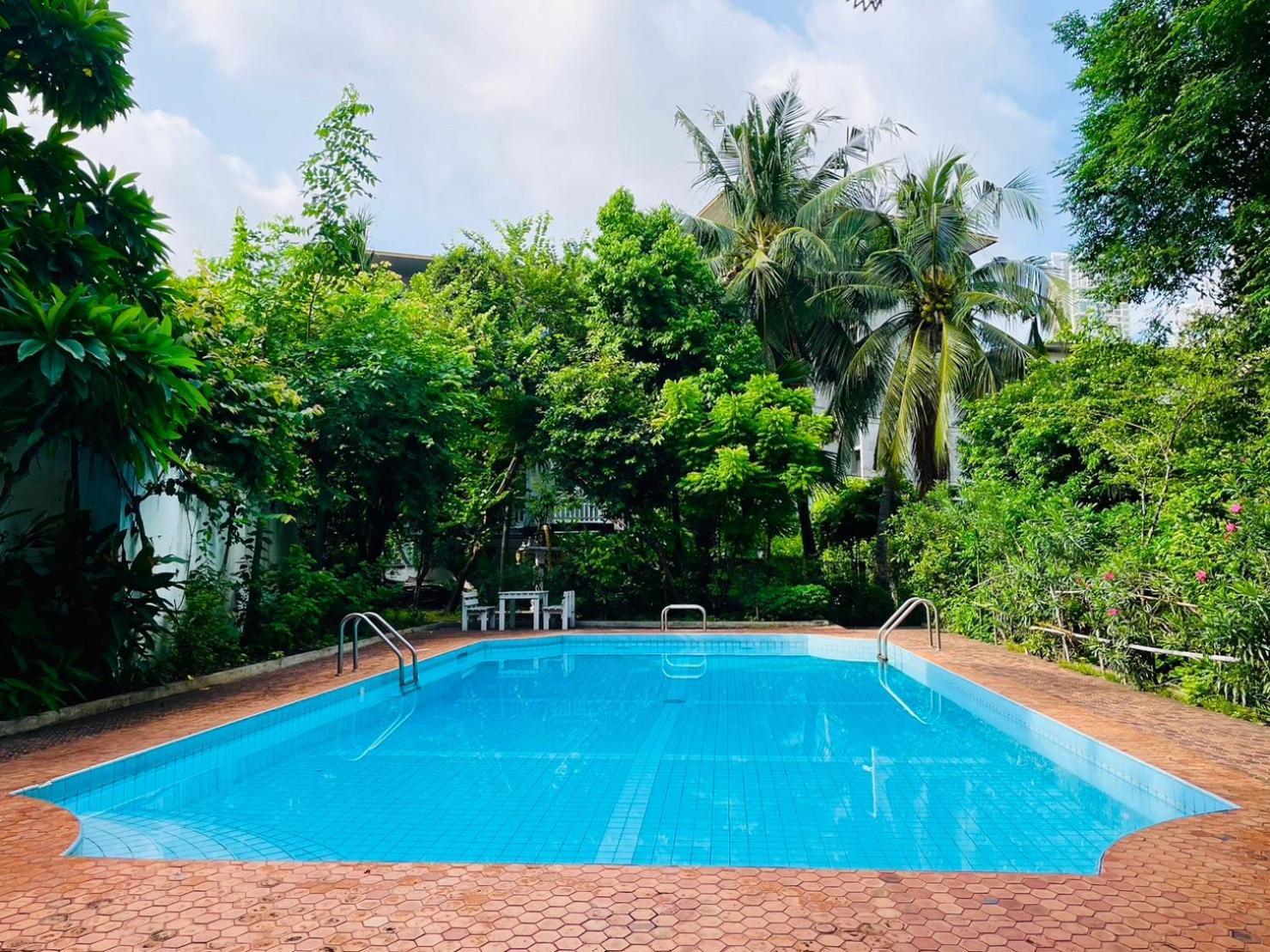 The Backyard 28 Villa Bangkok Exterior photo